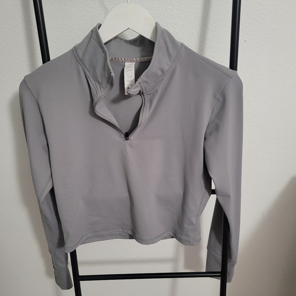 Paragon Fitwear Silver Notched Collar Boxy Crop Top